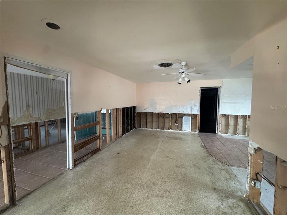 For Sale: $489,900 (3 beds, 2 baths, 1703 Square Feet)