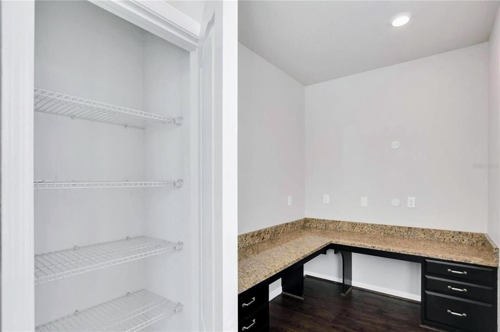 出租: $3,300 (5 贝兹, 3 浴室, 3412 平方英尺)