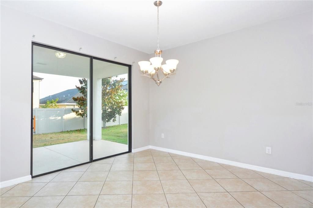 出租: $3,300 (5 贝兹, 3 浴室, 3412 平方英尺)