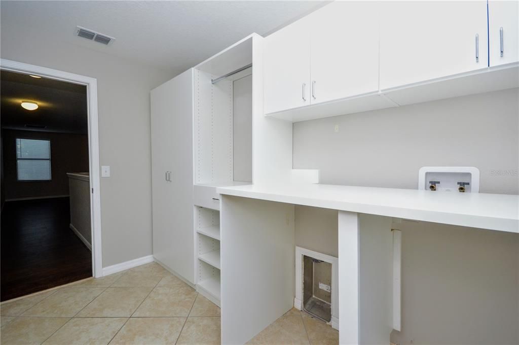 出租: $3,300 (5 贝兹, 3 浴室, 3412 平方英尺)