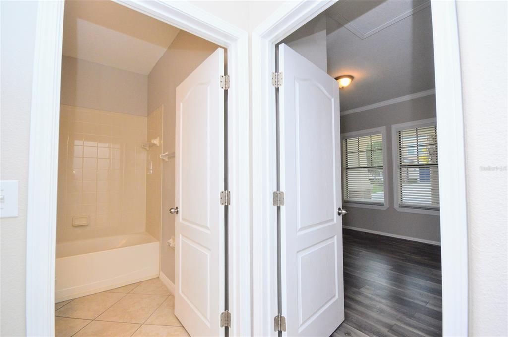 出租: $3,300 (5 贝兹, 3 浴室, 3412 平方英尺)