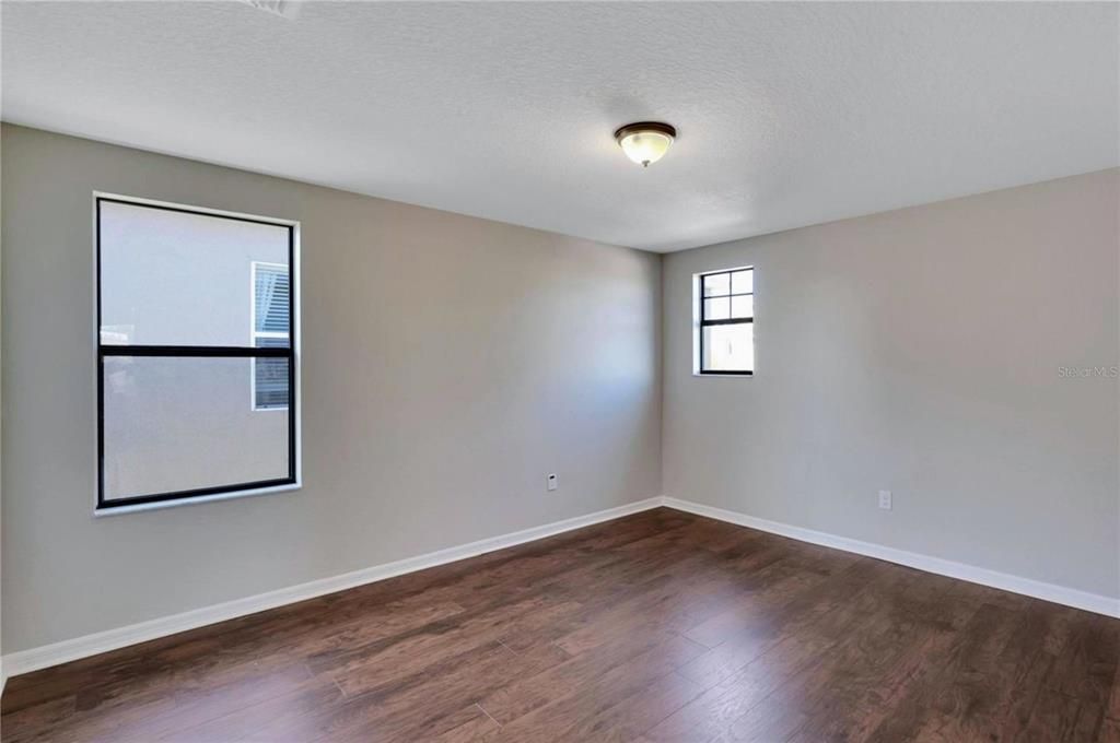 出租: $3,300 (5 贝兹, 3 浴室, 3412 平方英尺)