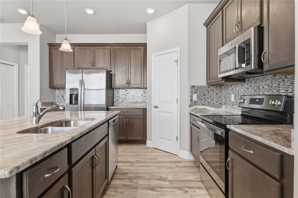 待售: $469,000 (3 贝兹, 2 浴室, 1742 平方英尺)