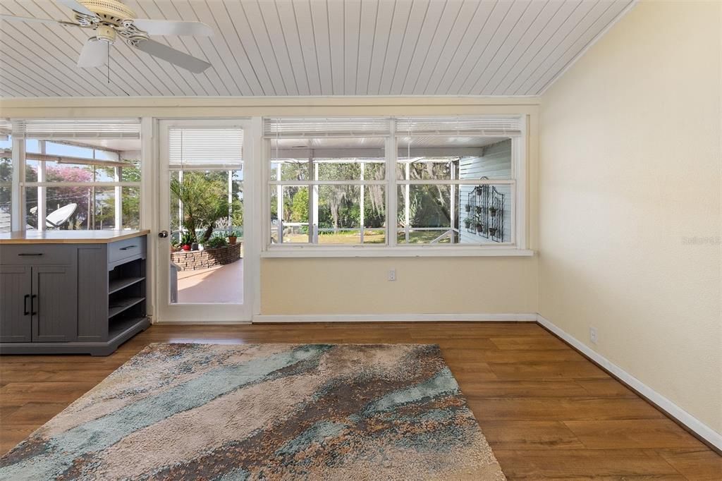 En Venta: $255,000 (2 camas, 2 baños, 1214 Pies cuadrados)