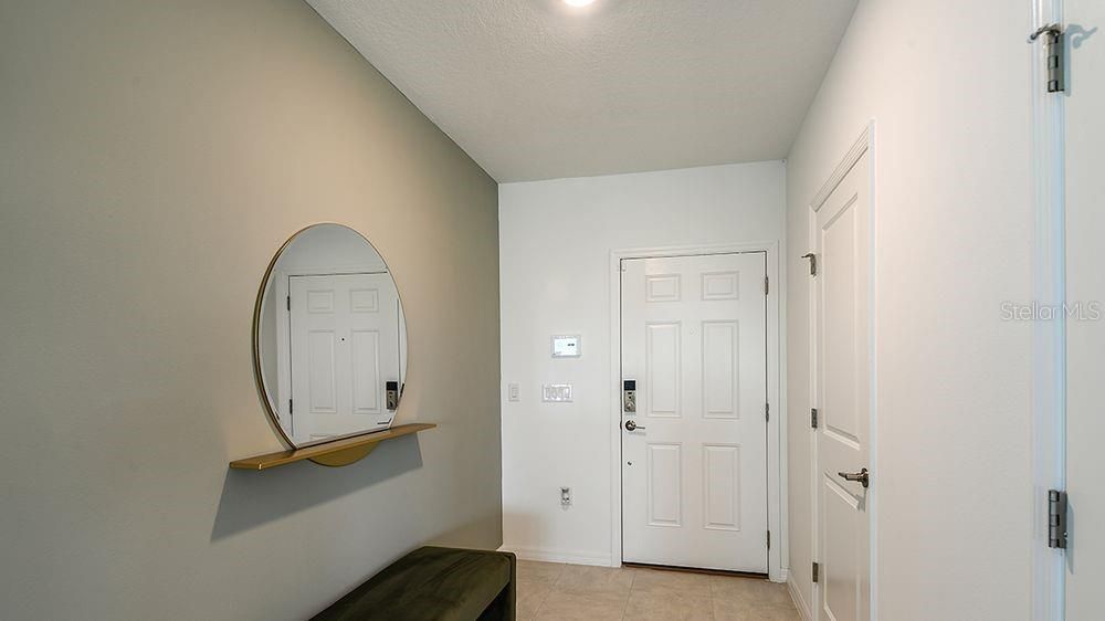 En Venta: $370,000 (4 camas, 2 baños, 2270 Pies cuadrados)