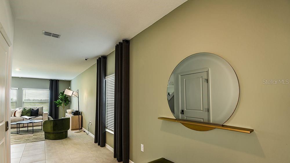 En Venta: $370,000 (4 camas, 2 baños, 2270 Pies cuadrados)