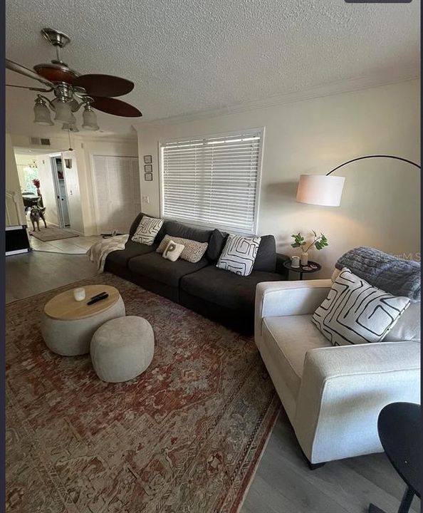 待售: $465,000 (2 贝兹, 1 浴室, 1303 平方英尺)