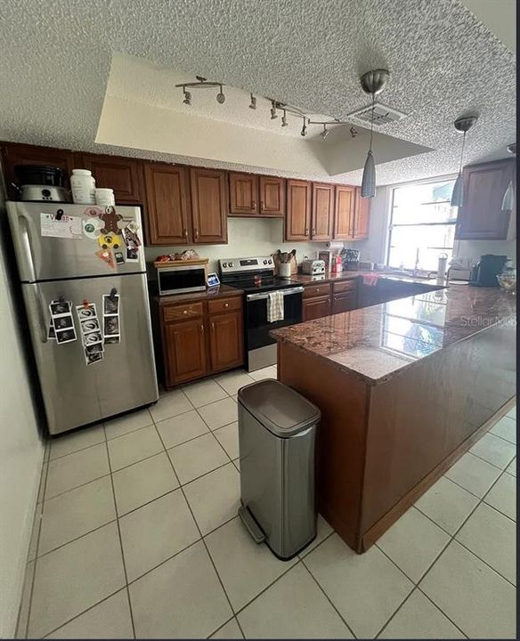 待售: $465,000 (2 贝兹, 1 浴室, 1303 平方英尺)