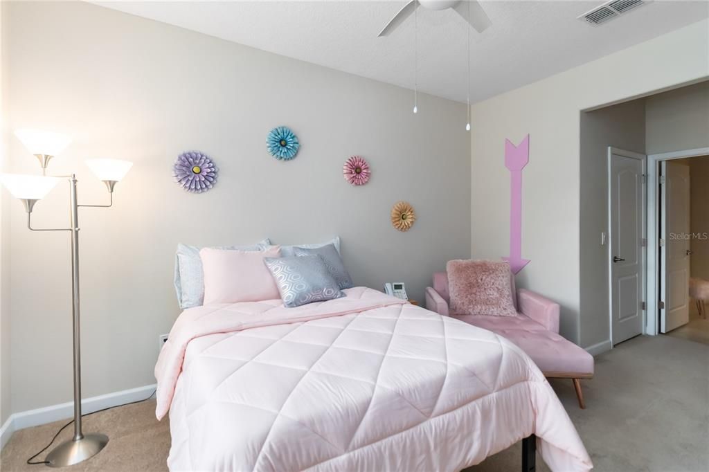 For Sale: $349,900 (3 beds, 2 baths, 1617 Square Feet)