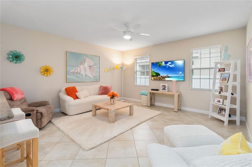 For Sale: $349,900 (3 beds, 2 baths, 1617 Square Feet)