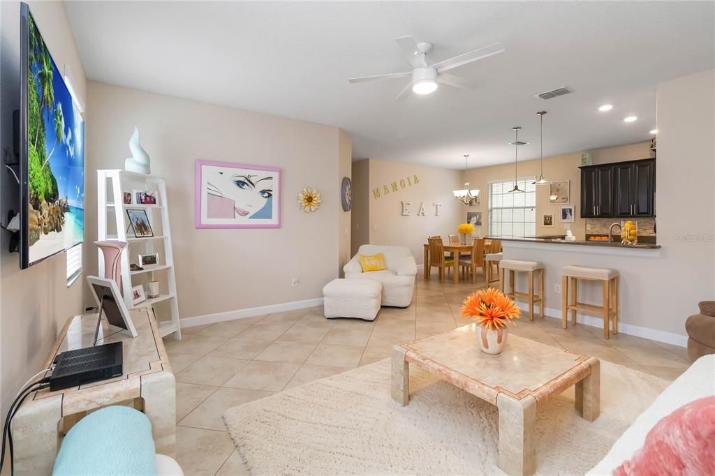 For Sale: $349,900 (3 beds, 2 baths, 1617 Square Feet)