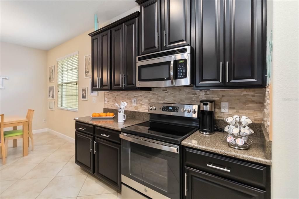 For Sale: $349,900 (3 beds, 2 baths, 1617 Square Feet)
