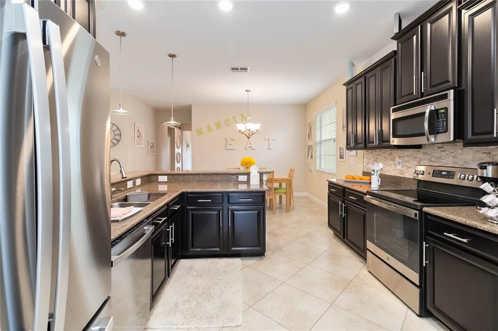 For Sale: $349,900 (3 beds, 2 baths, 1617 Square Feet)