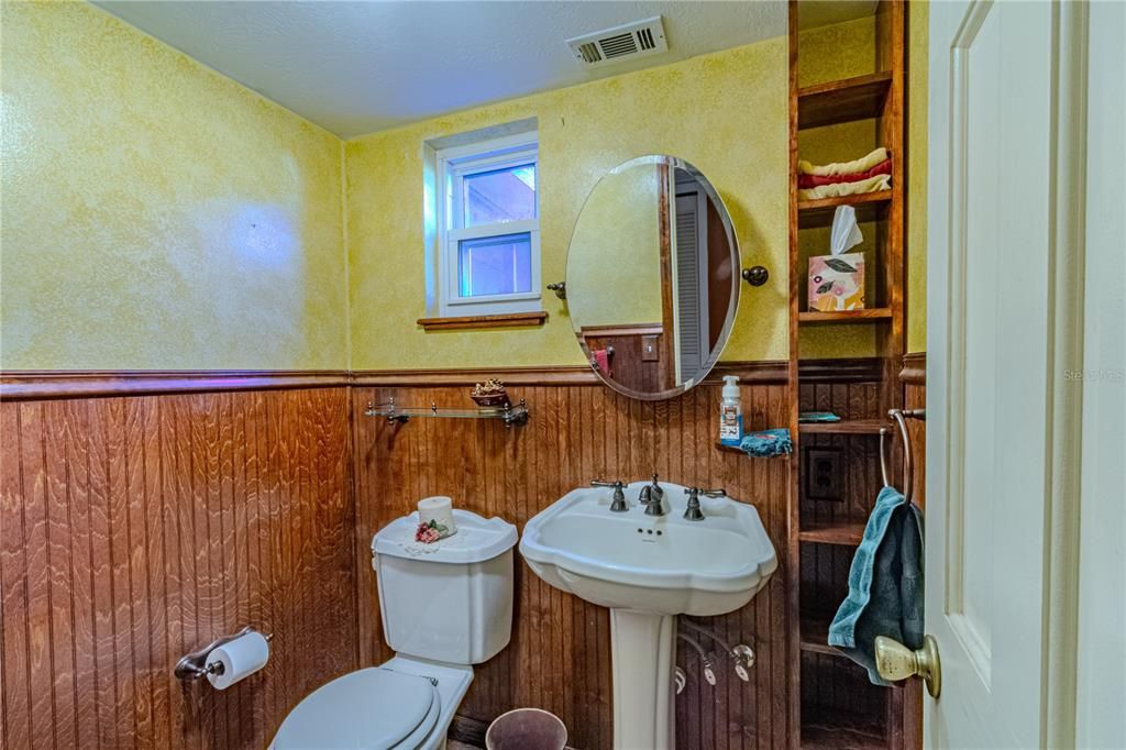 На продажу: $630,000 (4 спален, 2 ванн, 2498 Квадратных фут)