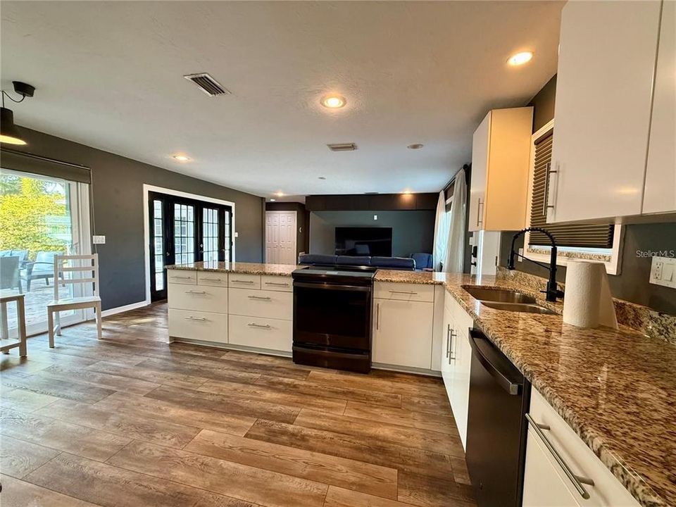 В аренду: $3,500 (3 спален, 2 ванн, 1395 Квадратных фут)