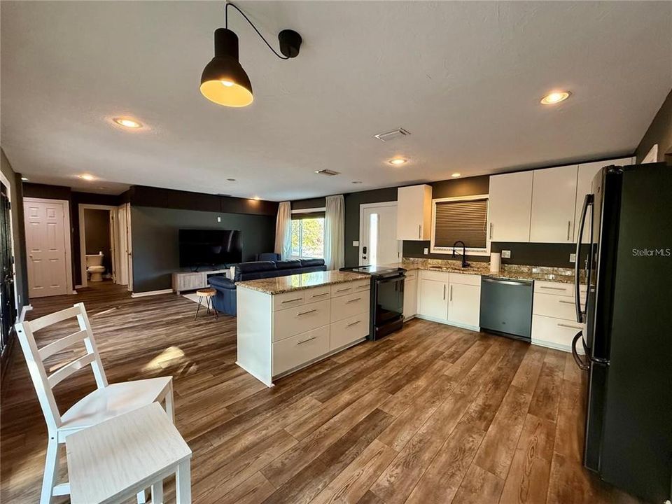 В аренду: $3,500 (3 спален, 2 ванн, 1395 Квадратных фут)