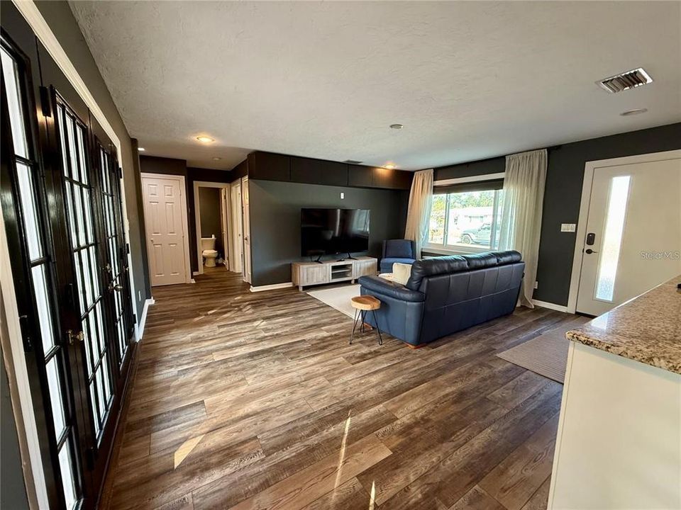 В аренду: $3,500 (3 спален, 2 ванн, 1395 Квадратных фут)