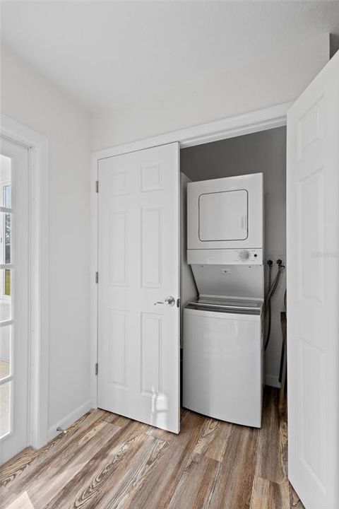 For Sale: $199,000 (2 beds, 2 baths, 1044 Square Feet)