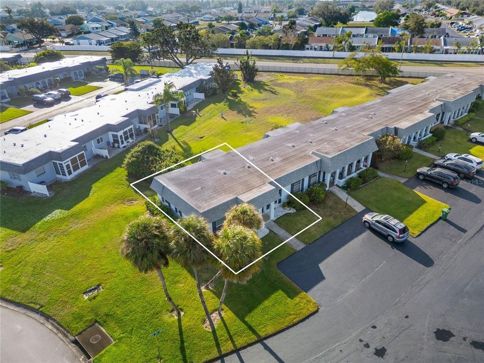 For Sale: $199,000 (2 beds, 2 baths, 1044 Square Feet)