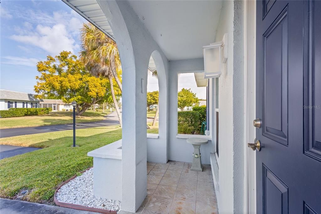 For Sale: $199,000 (2 beds, 2 baths, 1044 Square Feet)