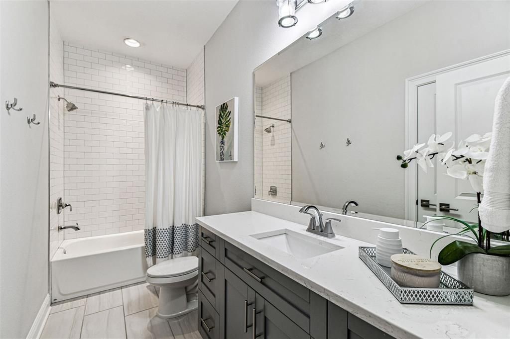 For Sale: $799,000 (3 beds, 2 baths, 2376 Square Feet)