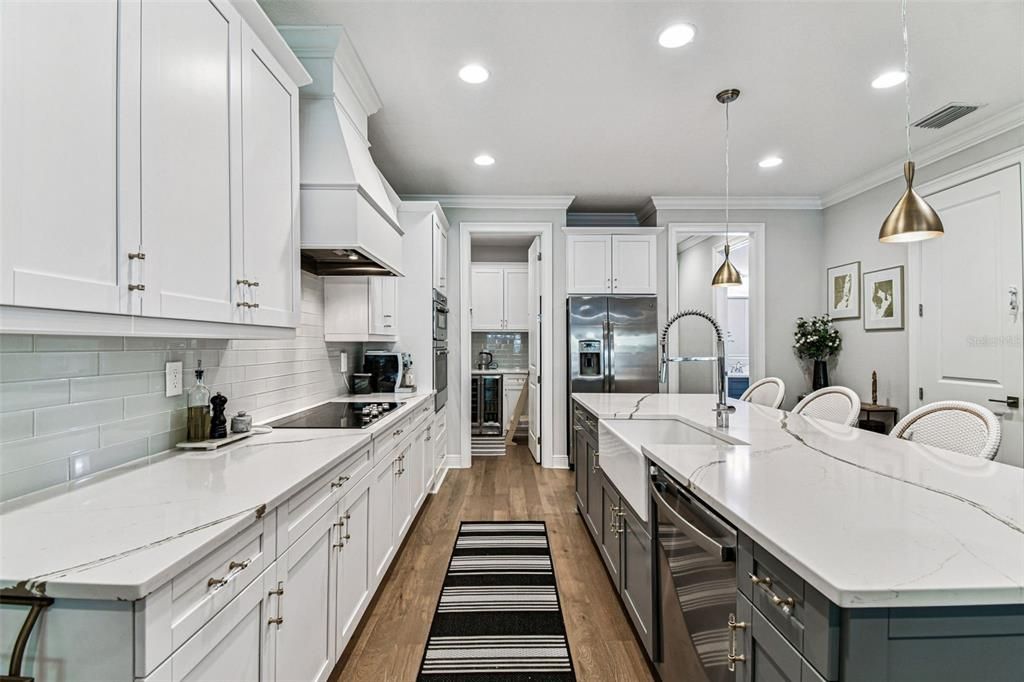 For Sale: $799,000 (3 beds, 2 baths, 2376 Square Feet)