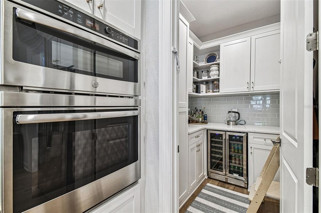 For Sale: $799,000 (3 beds, 2 baths, 2376 Square Feet)