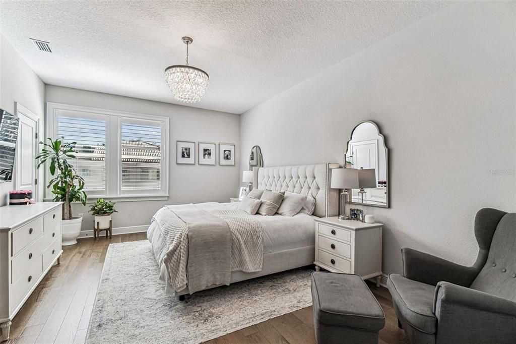 For Sale: $799,000 (3 beds, 2 baths, 2376 Square Feet)