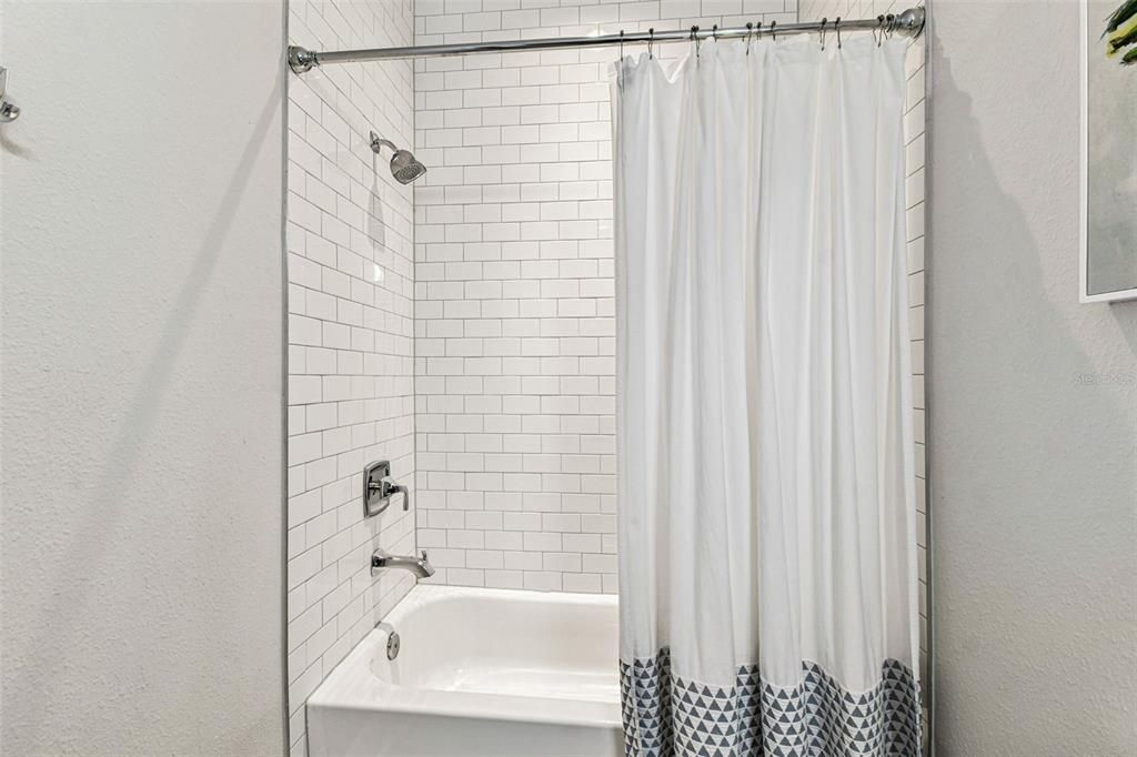 For Sale: $799,000 (3 beds, 2 baths, 2376 Square Feet)