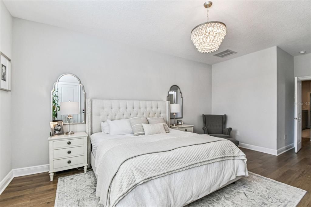 For Sale: $799,000 (3 beds, 2 baths, 2376 Square Feet)