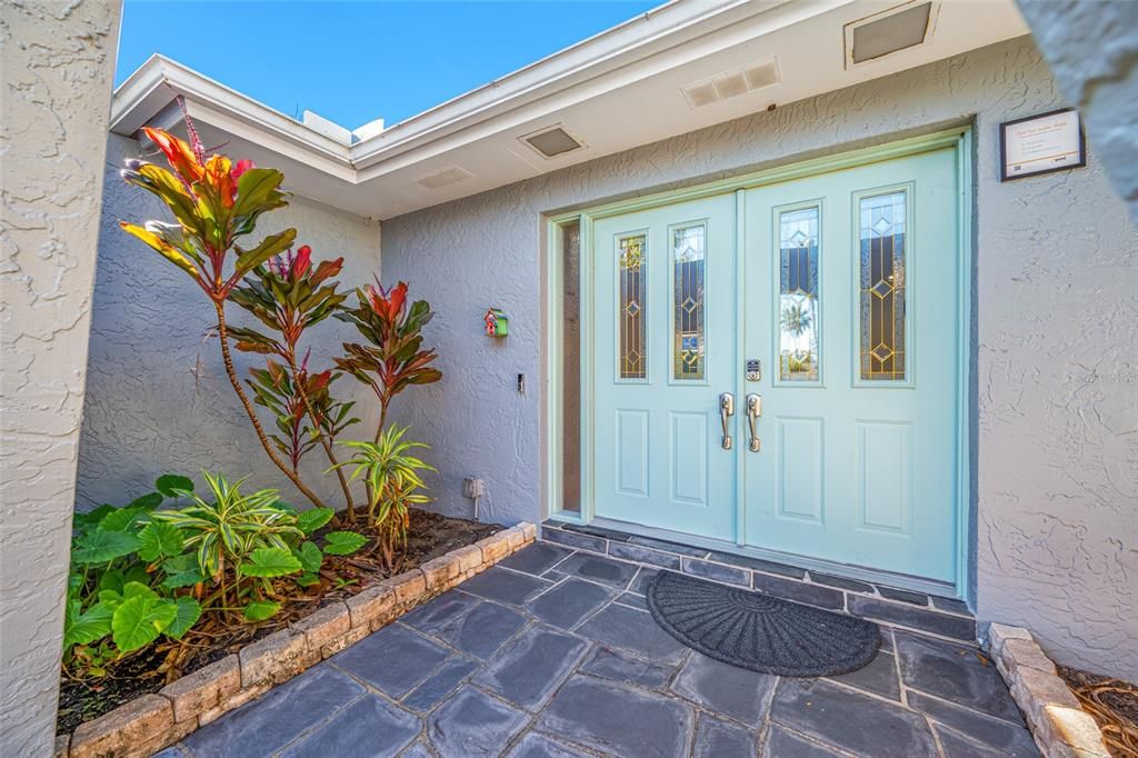 For Sale: $625,000 (4 beds, 2 baths, 1999 Square Feet)