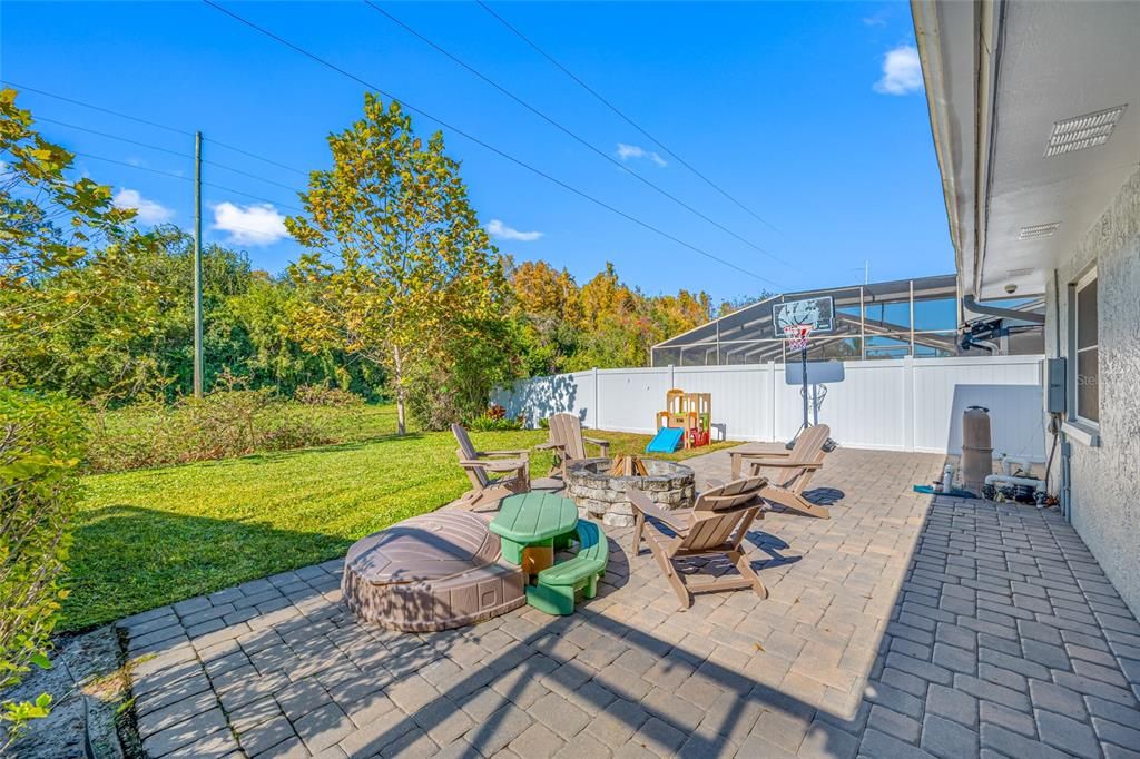 For Sale: $625,000 (4 beds, 2 baths, 1999 Square Feet)