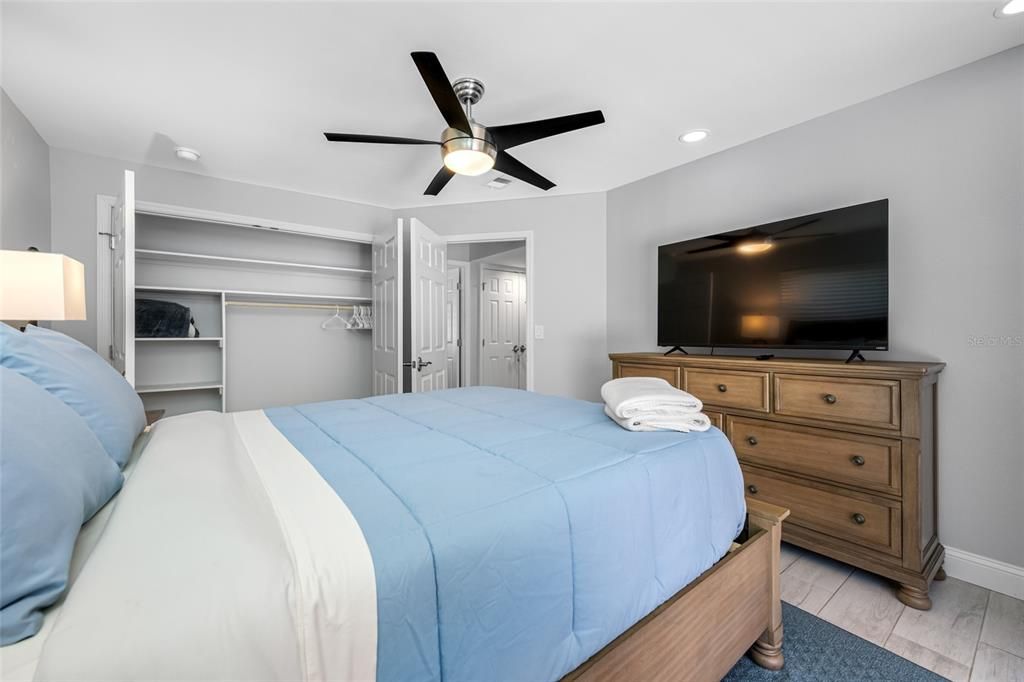 For Sale: $625,000 (4 beds, 2 baths, 1999 Square Feet)