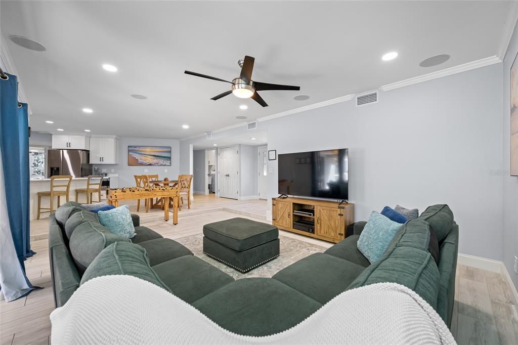 For Sale: $625,000 (4 beds, 2 baths, 1999 Square Feet)