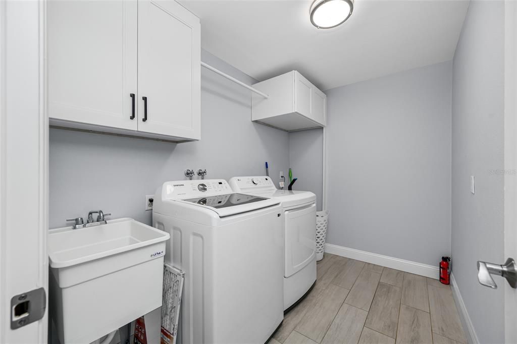 For Sale: $625,000 (4 beds, 2 baths, 1999 Square Feet)