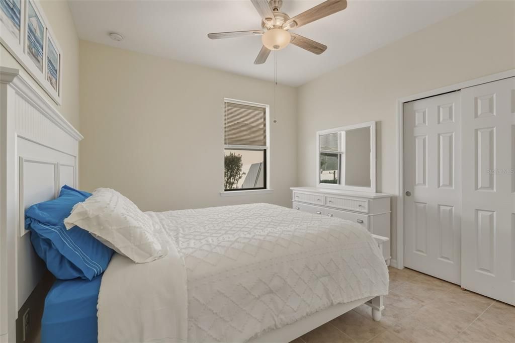 待售: $324,900 (4 贝兹, 3 浴室, 1955 平方英尺)