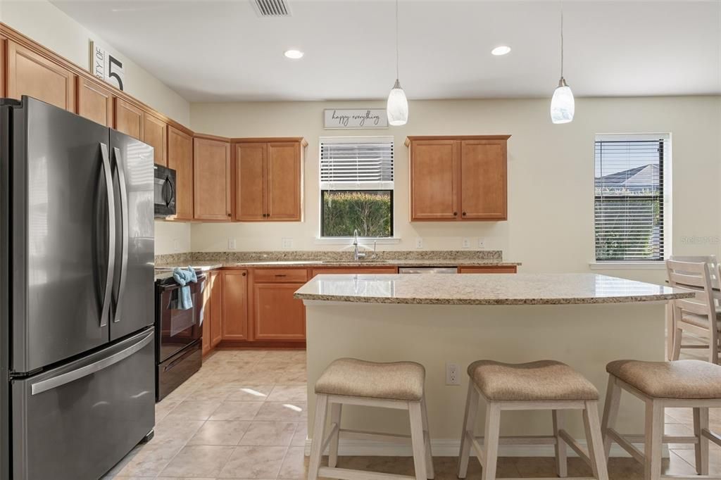 待售: $324,900 (4 贝兹, 3 浴室, 1955 平方英尺)