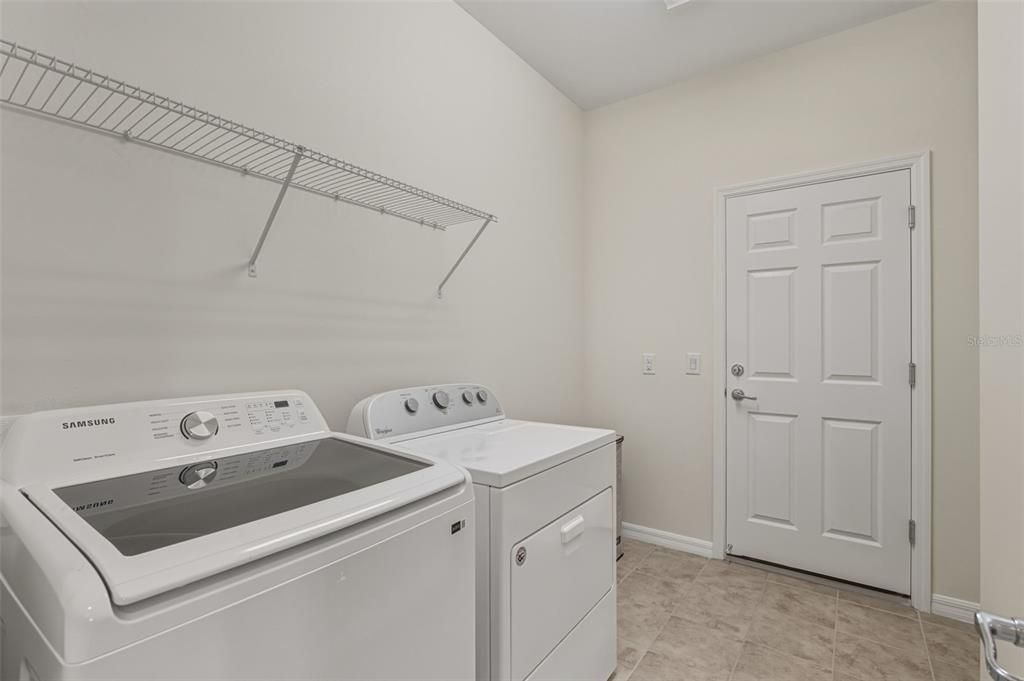 待售: $324,900 (4 贝兹, 3 浴室, 1955 平方英尺)