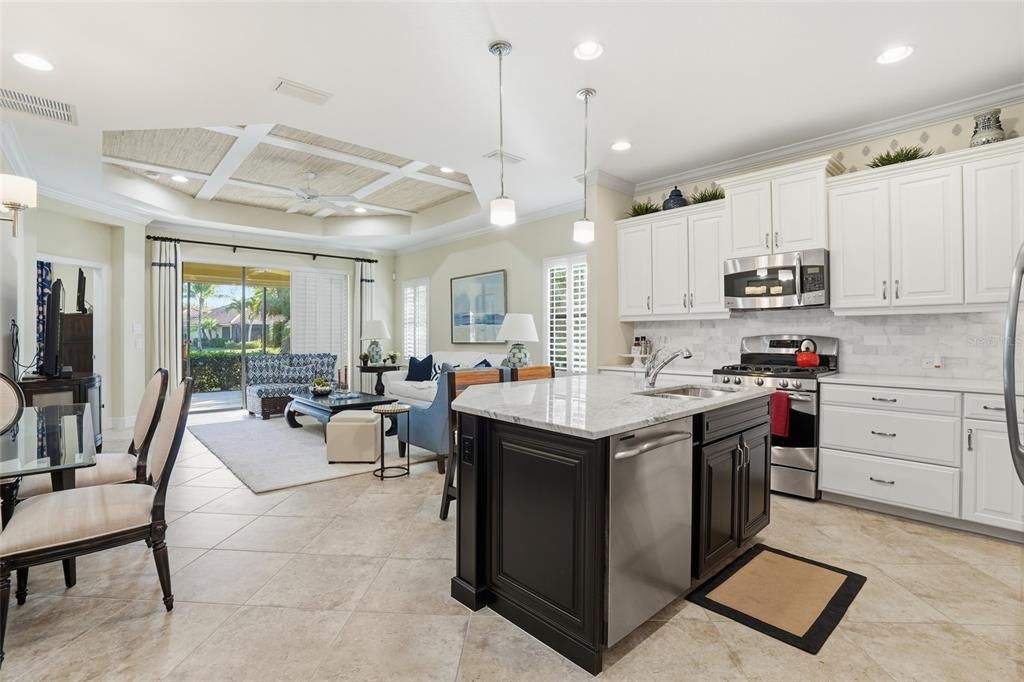 For Sale: $450,000 (2 beds, 2 baths, 1525 Square Feet)