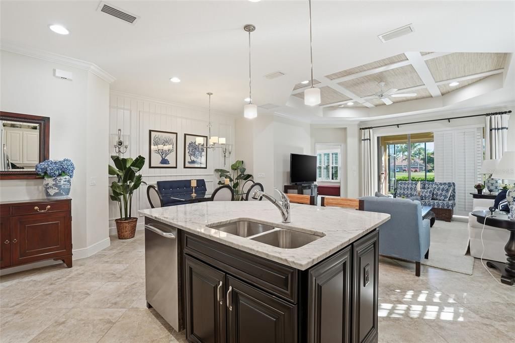 For Sale: $450,000 (2 beds, 2 baths, 1525 Square Feet)