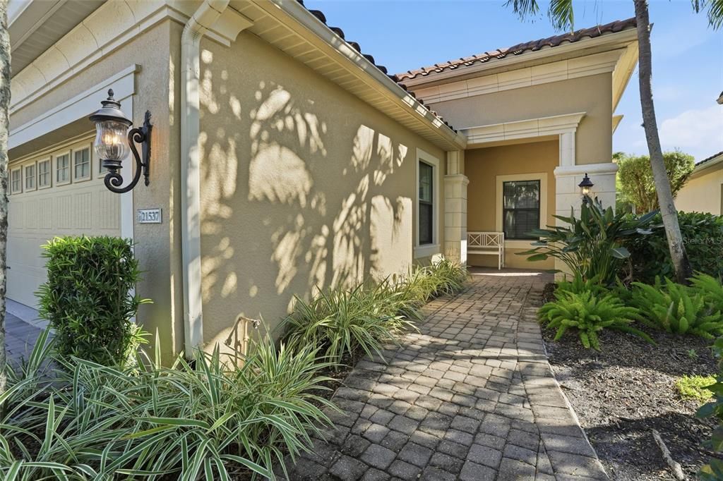 For Sale: $450,000 (2 beds, 2 baths, 1525 Square Feet)