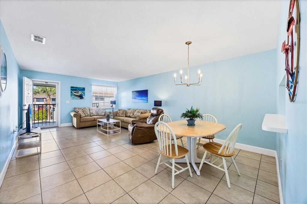 En Venta: $169,000 (2 camas, 2 baños, 1056 Pies cuadrados)