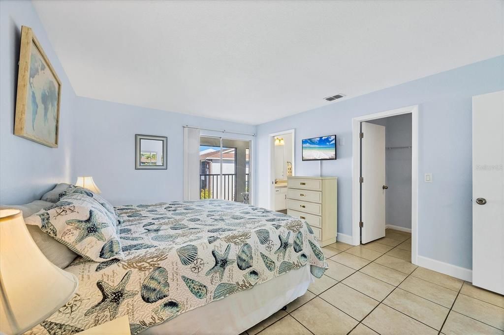 En Venta: $169,000 (2 camas, 2 baños, 1056 Pies cuadrados)