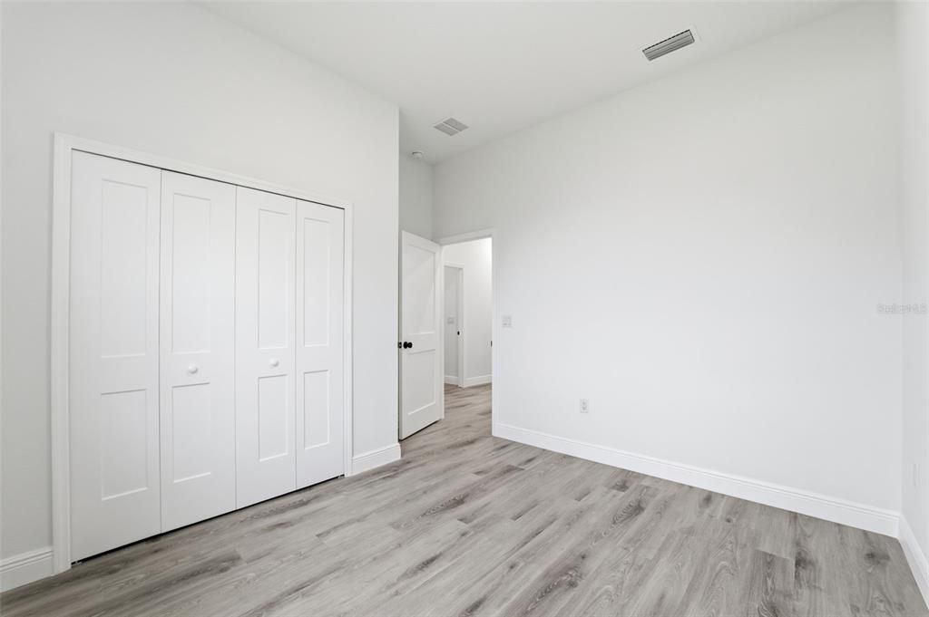 待售: $329,900 (4 贝兹, 2 浴室, 1799 平方英尺)