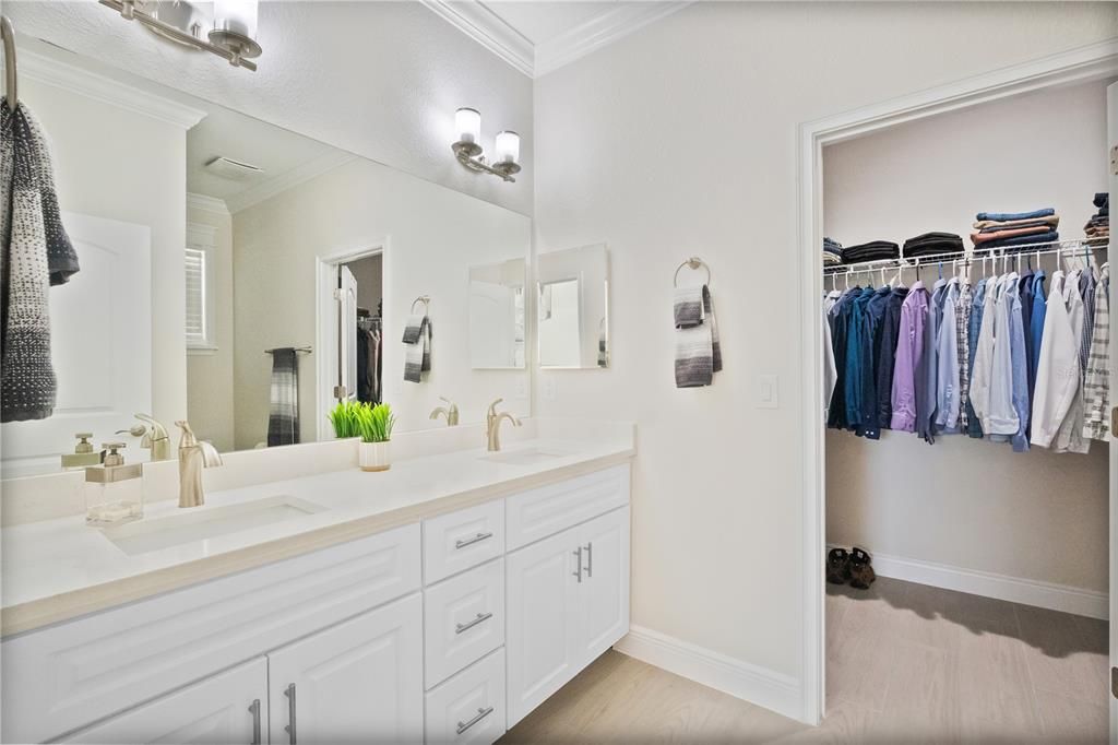 En Venta: $469,900 (4 camas, 3 baños, 2191 Pies cuadrados)