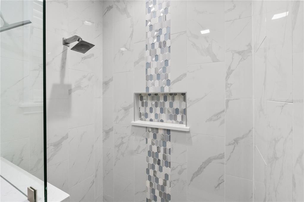 En Venta: $469,900 (4 camas, 3 baños, 2191 Pies cuadrados)