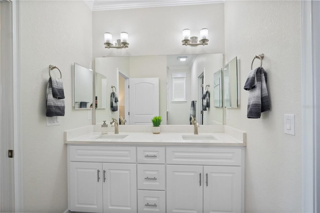 En Venta: $469,900 (4 camas, 3 baños, 2191 Pies cuadrados)