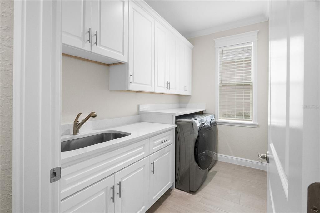 En Venta: $469,900 (4 camas, 3 baños, 2191 Pies cuadrados)