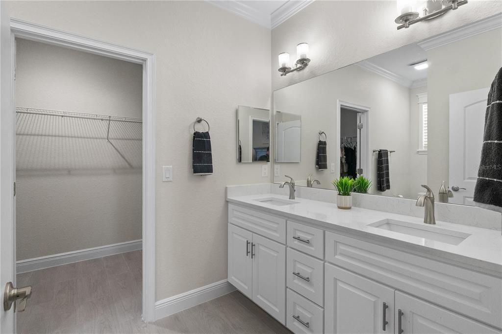 En Venta: $469,900 (4 camas, 3 baños, 2191 Pies cuadrados)