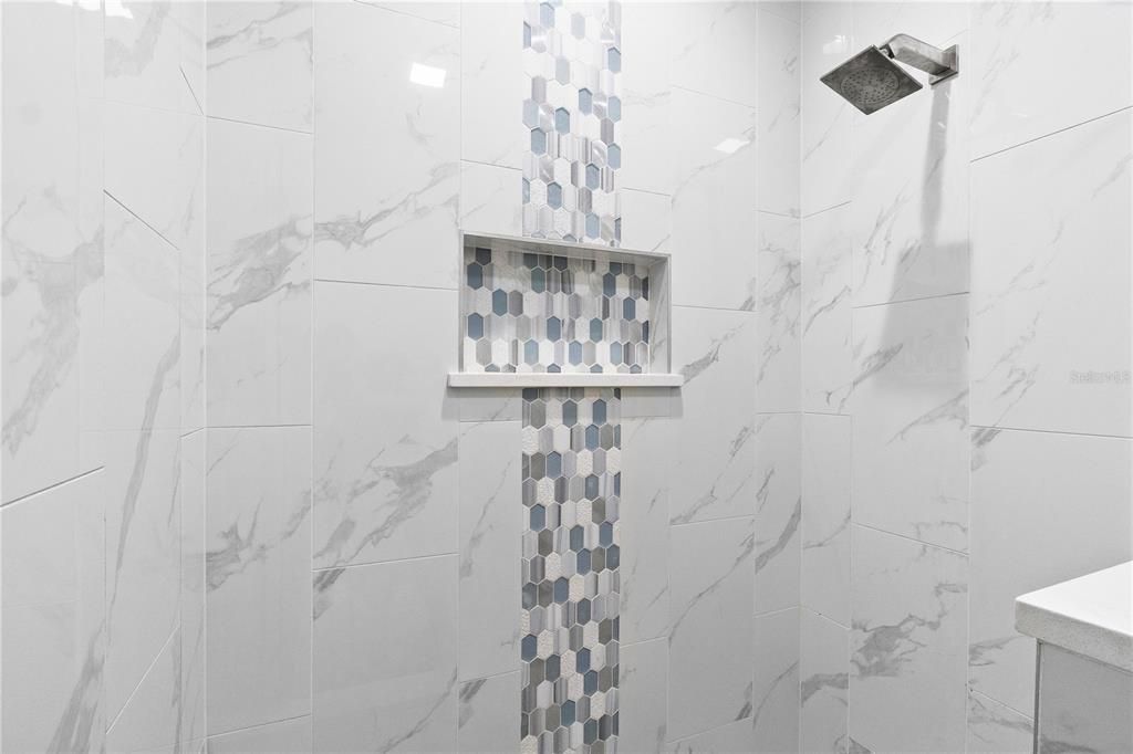 En Venta: $469,900 (4 camas, 3 baños, 2191 Pies cuadrados)